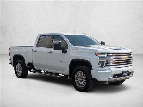 Used 2022 Chevrolet Silverado 2500 High Country w/ Technology Package image 3