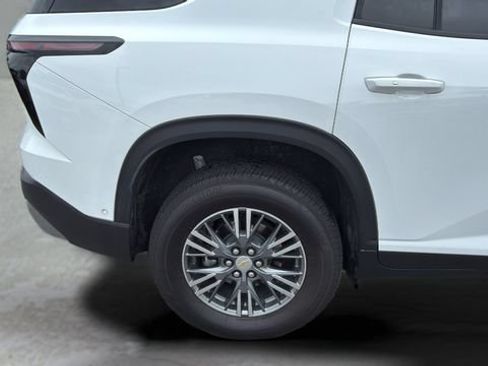 Used 2025 Chevrolet Traverse LT w/ Enhanced Driving Package FWD image 35