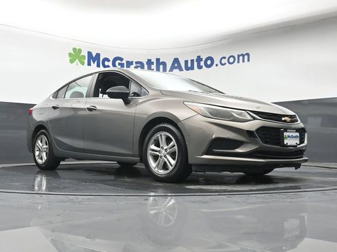 Used 2018 Chevrolet Cruze LT FWD image 22