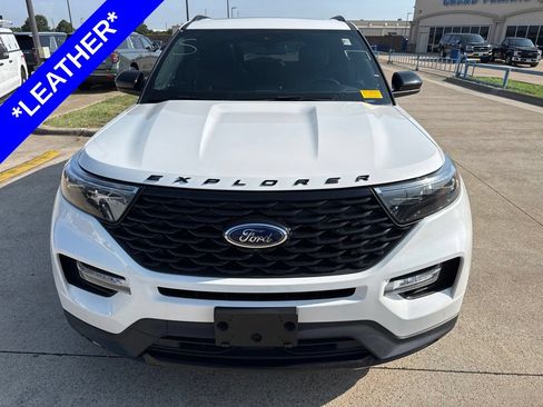 Used 2023 Ford Explorer ST-Line w/ Class IV Trailer Tow Package RWD image 2