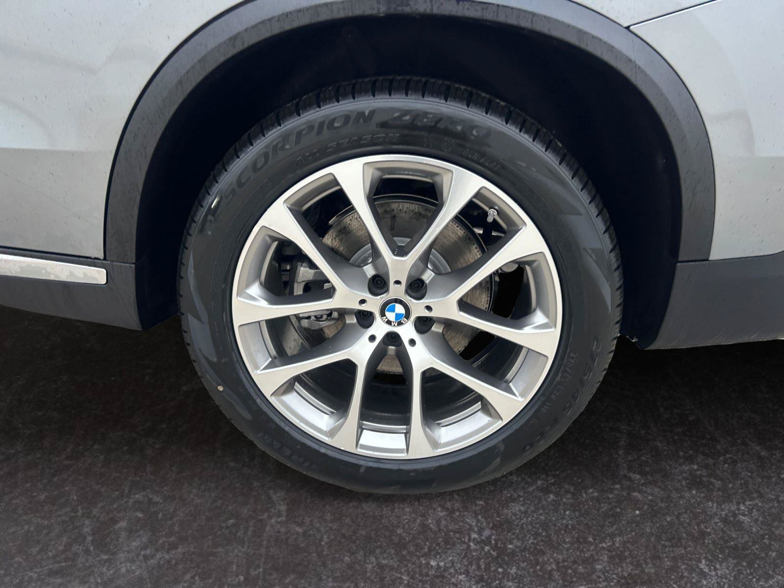 Used 2024 BMW X5 xDrive40i w/ Premium Package AWD/4WD image 25
