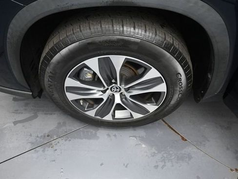 Used 2022 Toyota Highlander XLE image 39