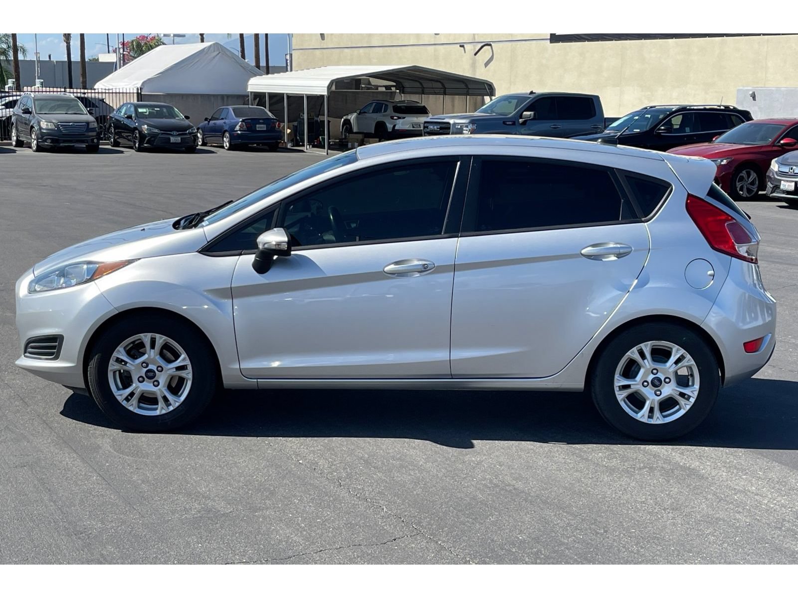 Used 2014 Ford Fiesta SE FWD image 3