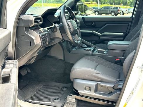 Certified 2026 Toyota Tacoma SR5 AWD/4WD image 10