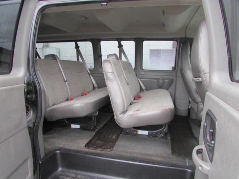 Used 2016 Chevrolet Express 3500 LT w/ LT Preferred Equipment Group image 5