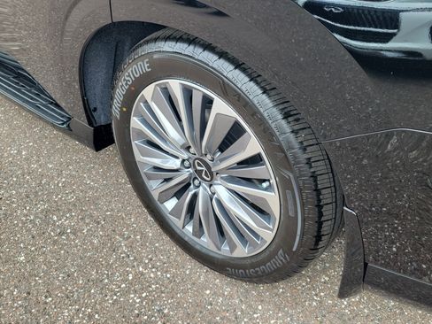 New 2026 INFINITI QX80 Luxe image 5