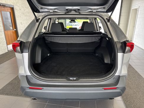 Used 2024 Toyota RAV4 XLE FWD image 9