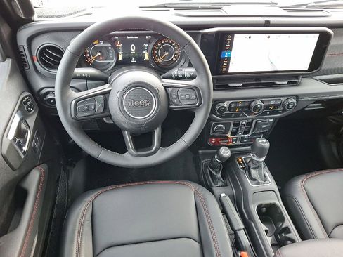 Used 2025 Jeep Wrangler Unlimited Rubicon w/ Safety Group image 21