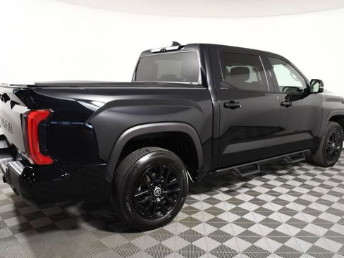 Used 2024 Toyota Tundra Limited AWD/4WD image 7