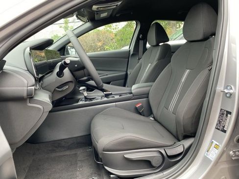 New 2025 Hyundai Elantra SEL image 25