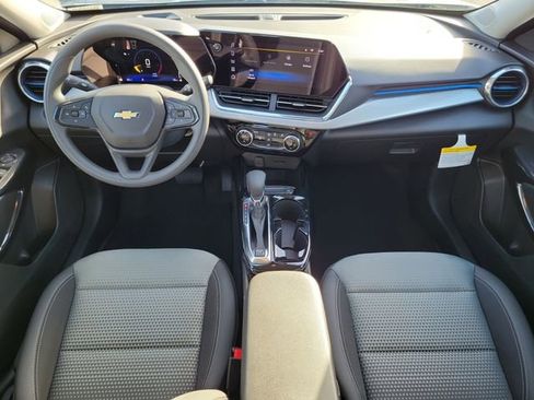 New 2026 Chevrolet Trax LT image 12