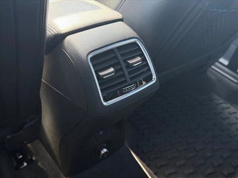 Used 2018 Audi Q3 2.0T Premium Plus w/ Premium Plus Package AWD/4WD image 13