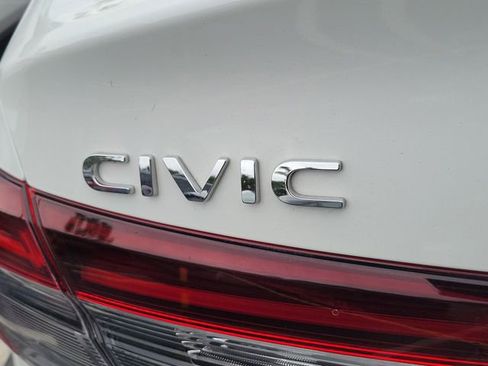 Used 2025 Honda Civic Sport image 9