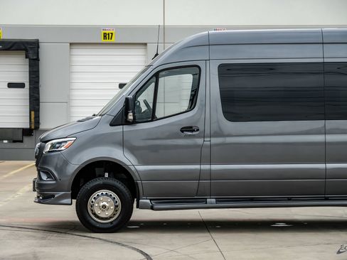 Used 2023 Mercedes-Benz Sprinter 3500 image 8