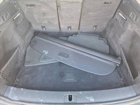 Used 2023 Audi Q5 2.0T Premium w/ Convenience Package image 7