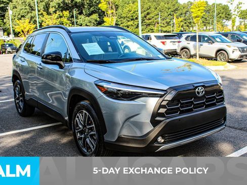 Used 2026 Toyota Corolla Cross XLE FWD image 3