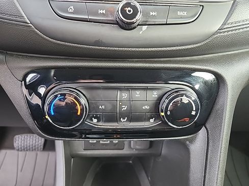 Used 2020 Buick Encore GX Preferred w/ Cold Weather Comfort Package FWD image 19