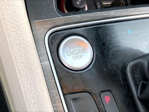 Used 2016 Volkswagen Passat 1.8T SE image 32