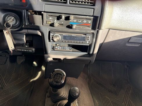 Used 1989 Toyota Pickup Deluxe image 13