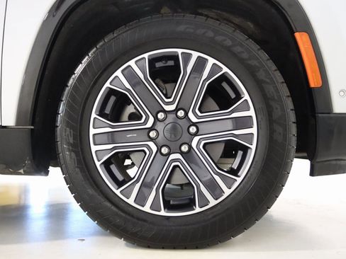 Used 2024 Jeep Wagoneer L Series II w/ Flexible Seating Group image 76