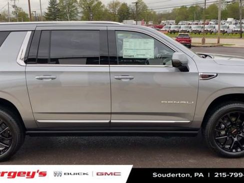 New 2026 GMC Yukon XL Denali w/ Sun & Power Step Package AWD/4WD image 10