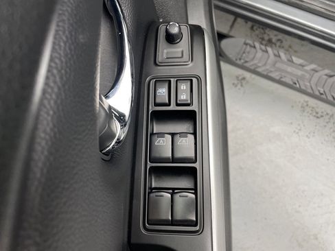 Used 2024 Nissan Titan SV image 20