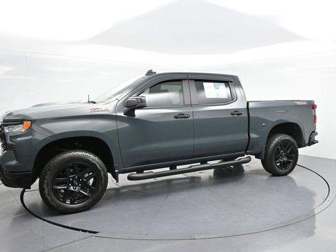 Used 2025 Chevrolet Silverado 1500 LT Trail Boss w/ Convenience Package II AWD/4WD image 4