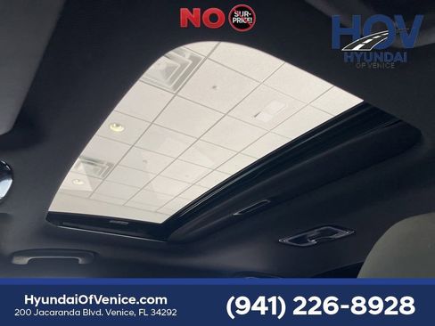 Certified 2024 Hyundai Santa Cruz Limited AWD/4WD image 16