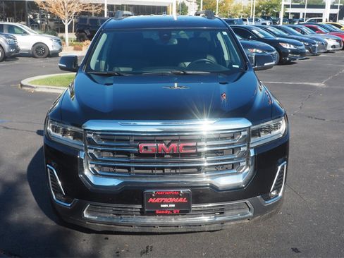 Used 2023 GMC Acadia SLT image 2