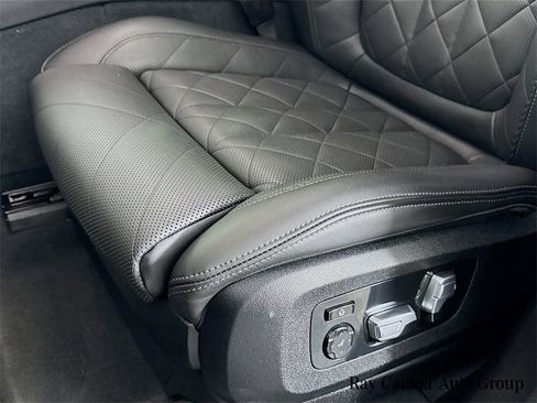 Certified 2023 BMW X7 xDrive40i w/ Climate Comfort Package image 19