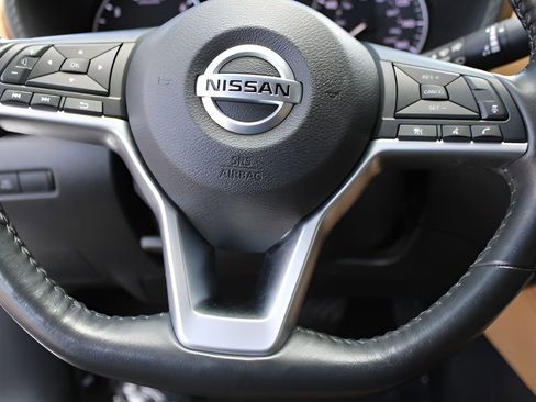 Used 2022 Nissan Sentra SV w/ SV Premium Package FWD image 13