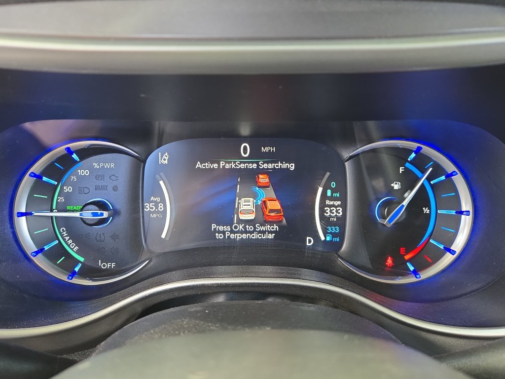 Used 2023 Chrysler Pacifica Touring-L FWD image 25
