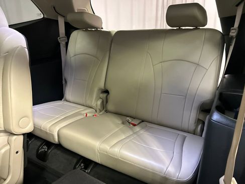 Used 2020 Buick Enclave Premium w/ Sun and Sites Package FWD image 24