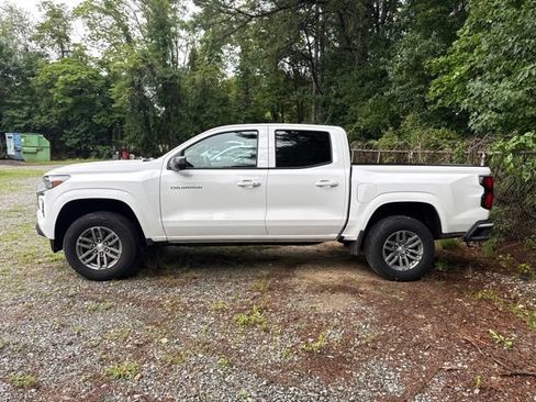 Used 2026 Chevrolet Colorado LT w/ LT Convenience Package RWD image 2