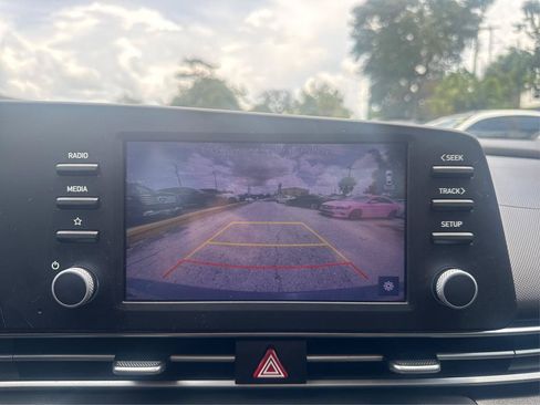 Used 2022 Hyundai Elantra SEL FWD image 16
