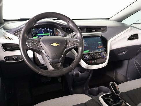 Used 2017 Chevrolet Bolt LT image 2