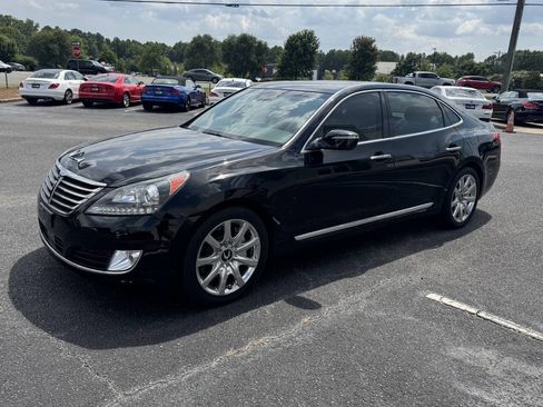 Used 2016 Hyundai Equus Signature RWD image 3