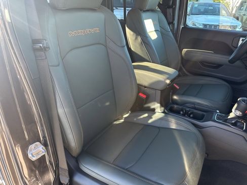 New 2025 Jeep Gladiator Mojave image 54