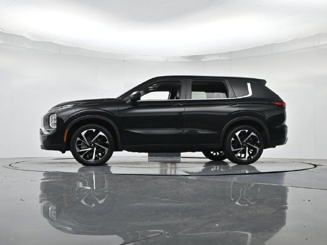 Used 2024 Mitsubishi Outlander SE AWD/4WD image 41