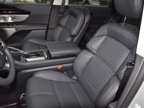 New 2026 Lincoln Nautilus Reserve AWD/4WD image 40