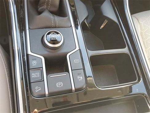 Certified 2023 Kia Sorento SX image 26