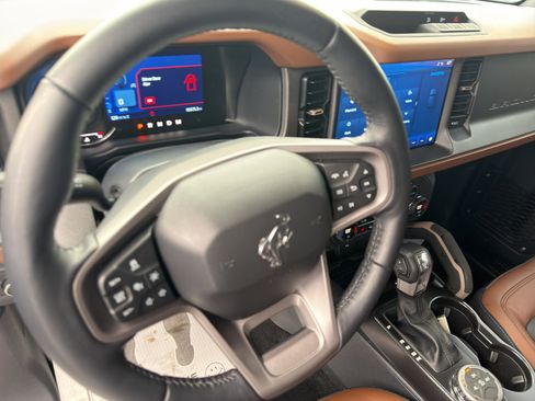 Used 2024 Ford Bronco Outer Banks image 12