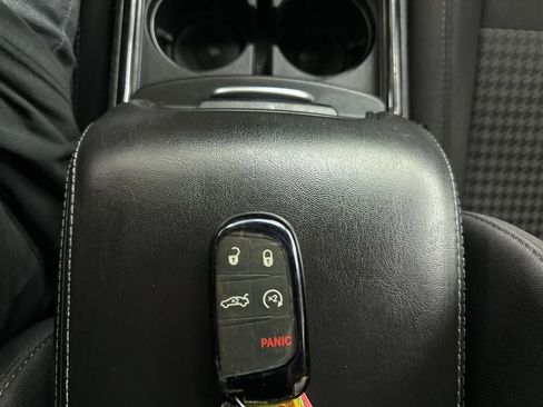 Used 2019 Dodge Charger R/T w/ Blacktop Package image 36