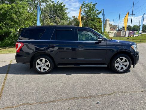 Used 2021 Ford Expedition XLT image 6