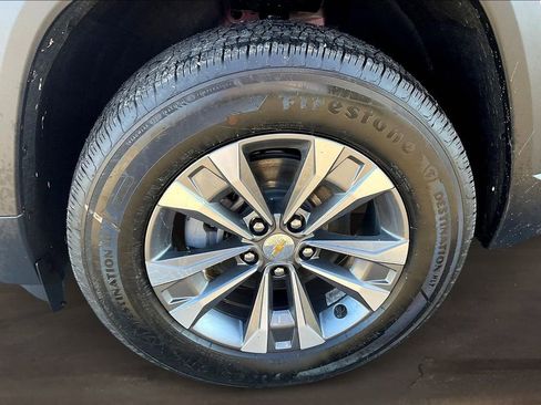 New 2026 Chevrolet Equinox LT w/ Convenience Package II image 13