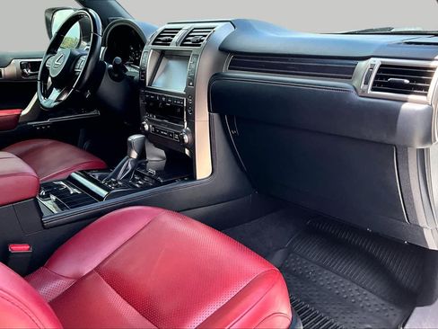 Used 2020 Lexus GX 460 Luxury w/ Accessory Package AWD/4WD image 19