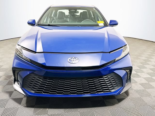 Certified 2025 Toyota Camry SE FWD image 3