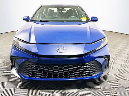 Certified 2025 Toyota Camry SE FWD image 3