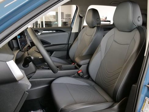 New 2026 Volkswagen Tiguan SE image 10