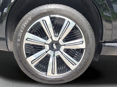 Used 2025 Cadillac Escalade IQ Luxury 2 w/ LPO, Premium Carpet Package AWD/4WD image 91